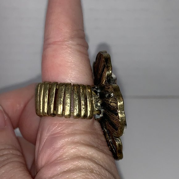 Costume Bronze Flower Sizeable Ring - Picture 6 of 9